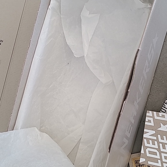 Golden Goose Shoe Box Set - Picture 2 of 3